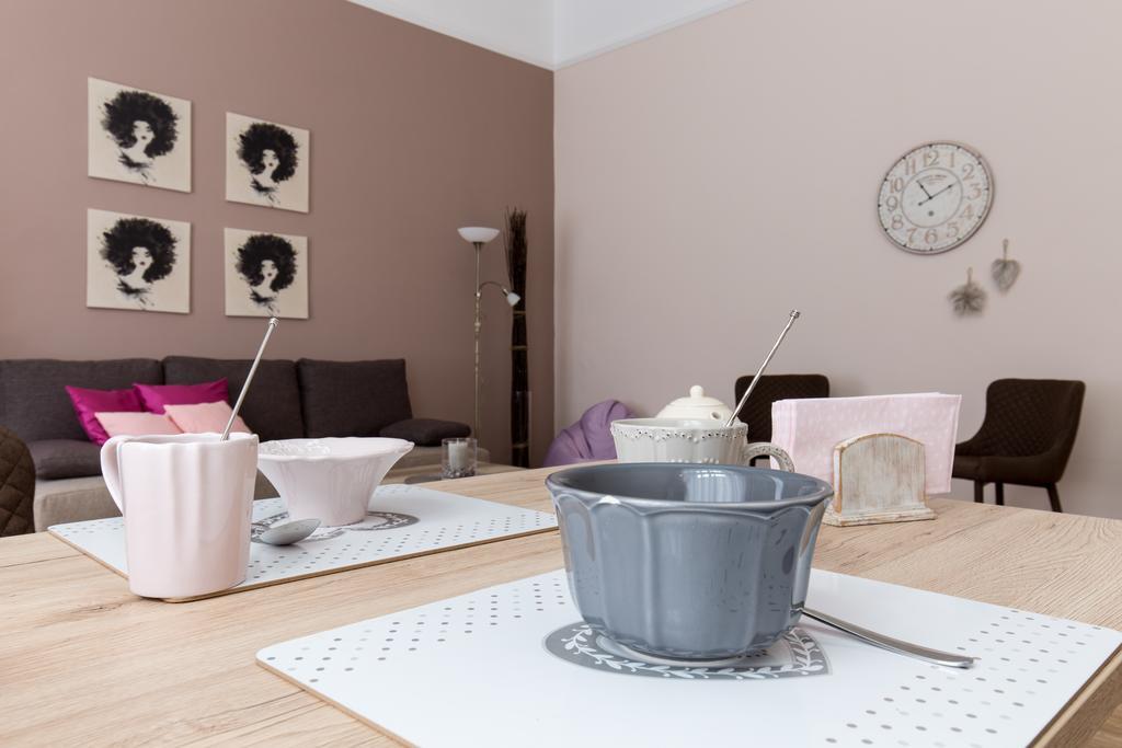 Bpm: Dob70 Classic Apartment In Downtown بودابست الغرفة الصورة